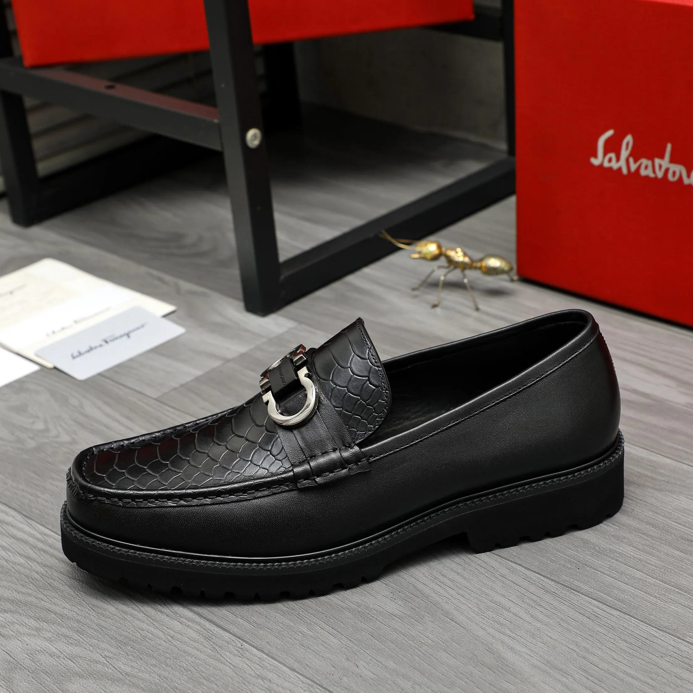 Men's shoes 💰540 Product trademark: Ferragamo "Ferragamo" business slip-on leather shoes Regular size: 38-44 (45.46 custom-made, non-refundable) Product materials: Selected high-quality snake-print cowhide upper, cowhide lining, original outsole